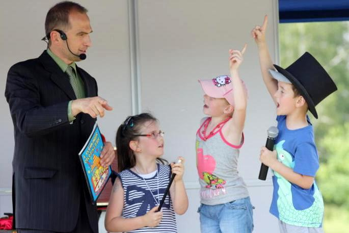 Kouzelnik Den s městem