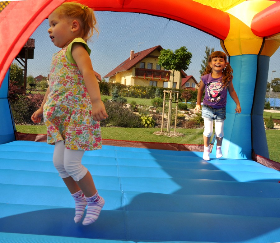 Skákací hrad levně