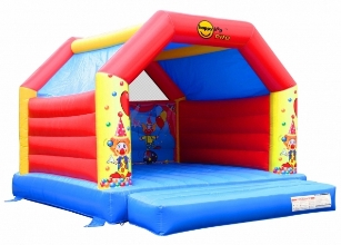 Skákací hrad se střechou pronájem